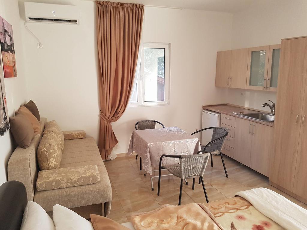 Apartments Stuart Утьеха Экстерьер фото