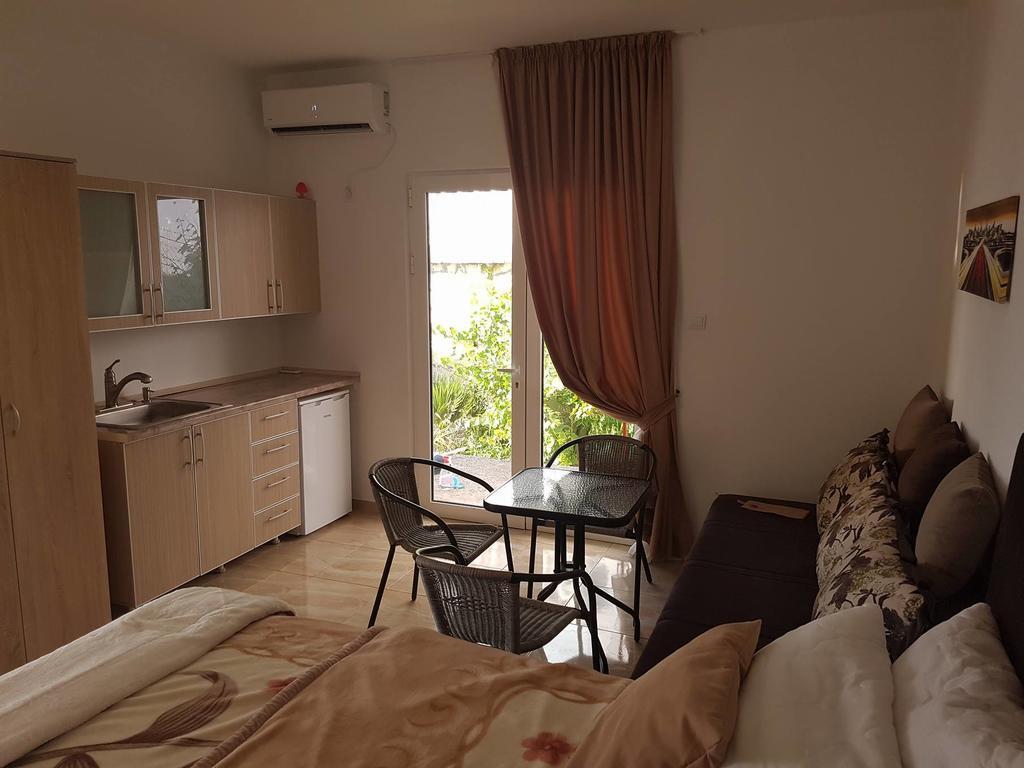 Apartments Stuart Утьеха Экстерьер фото